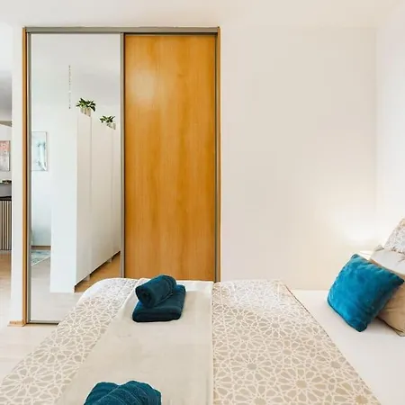 Sancova Panorama Loft דירה *