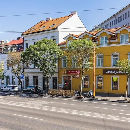 Sancova Panorama Loft براتسيلافا